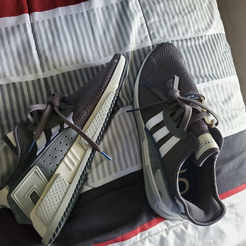 Adidas Sneakers